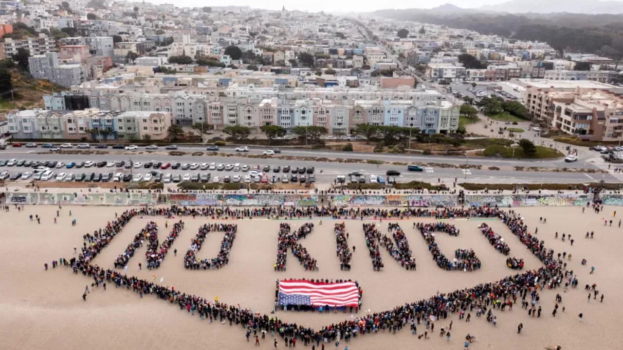 Amerika’da Büyük Protesto: “Kral İstemiyoruz” Sesleri